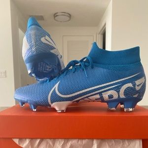 Mercurial Superfly 7 Pro